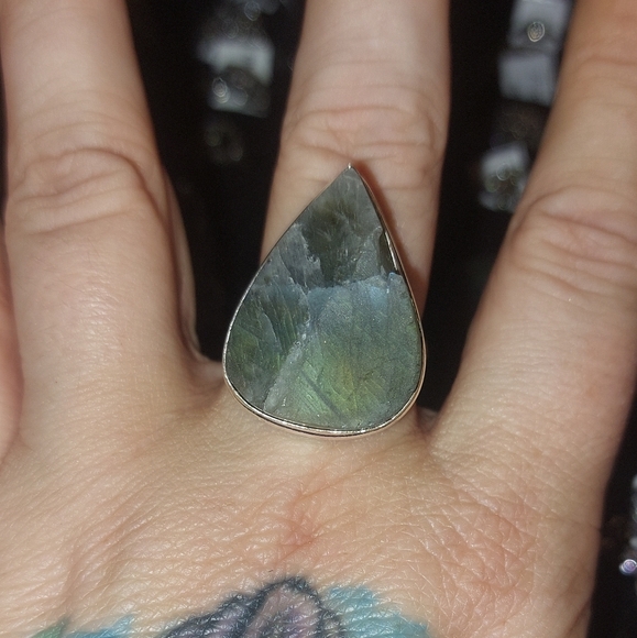 Rough Labradorite Teardrop Ring Size 9.25 - Picture 5 of 7